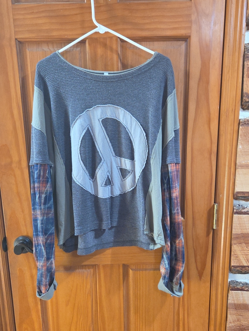 Oli & Hali Gray Peace Sign Mixed-Media Long Sleeve Top with Plaid Sleeves